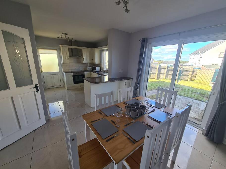 Bundoran Seaside Stays House - Wifi, Large Spacious Home Экстерьер фото