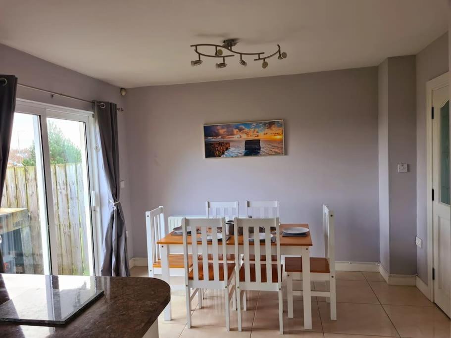Bundoran Seaside Stays House - Wifi, Large Spacious Home Экстерьер фото