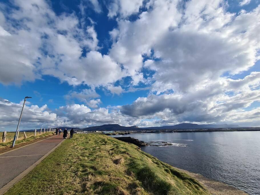 Bundoran Seaside Stays House - Wifi, Large Spacious Home Экстерьер фото