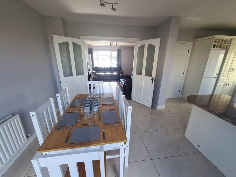 Bundoran Seaside Stays House - Wifi, Large Spacious Home Экстерьер фото