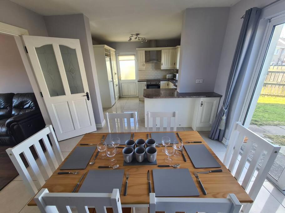 Bundoran Seaside Stays House - Wifi, Large Spacious Home Экстерьер фото